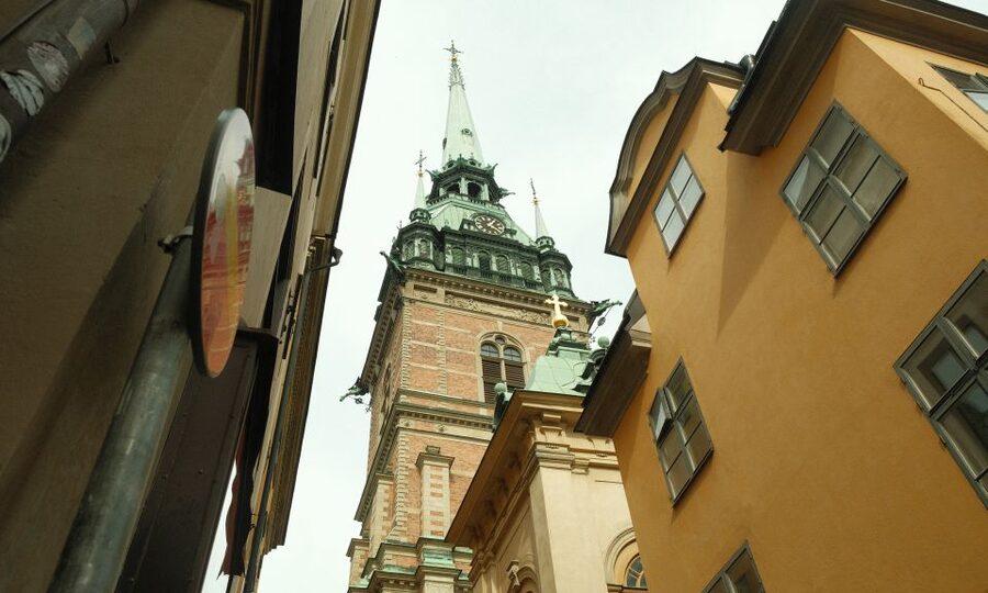 Stockholm: Old Town Self-Guided Tour Learn and solve Puzzles - The Royal Palace and the art of looking closely