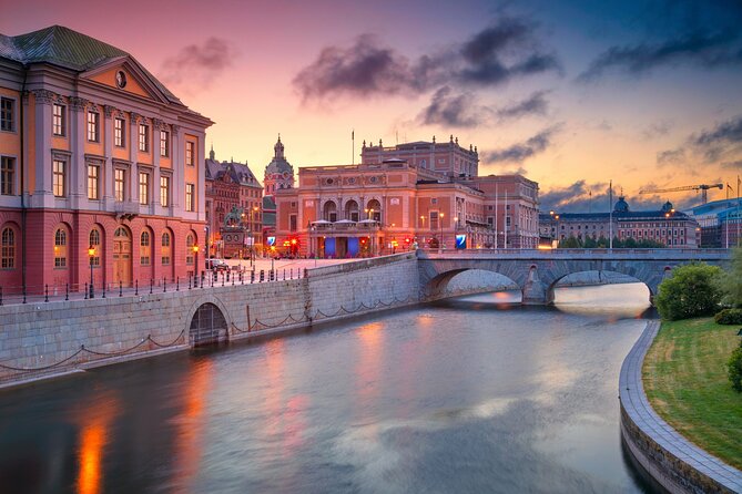 Stockholm Scavenger Hunt and Highlights Self Guided Audio Tour - Riddarholmen brings history into the open air