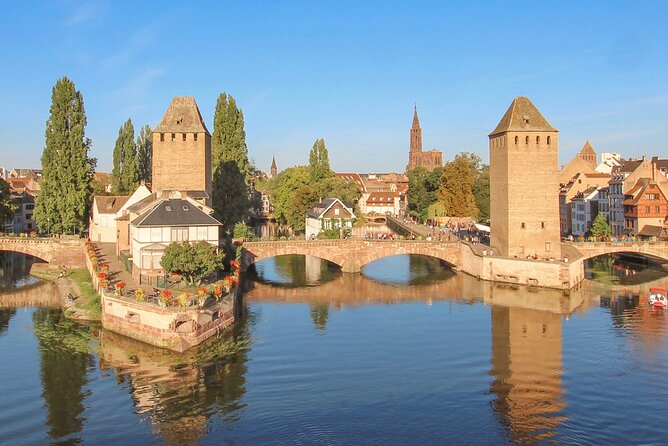 Strasbourg Scavenger Hunt and City Highlights Walking Tour - How the questions and photo challenges work