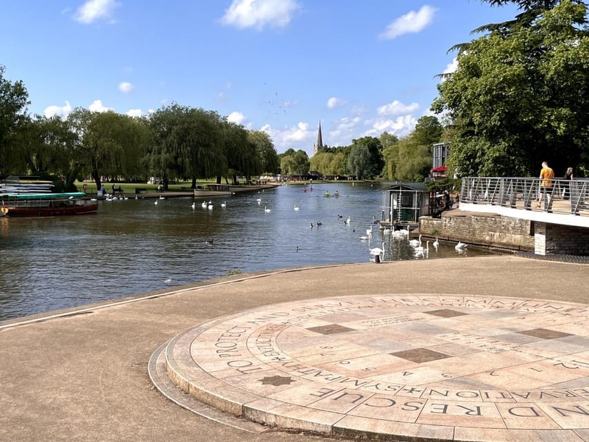 Stratford-upon-Avon: City Walking Tour & Exploration Game - What the $37 price really buys you