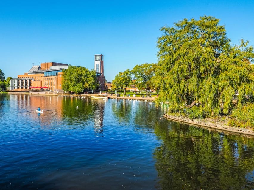 Stratford-upon-Avon: City Walking Tour & Exploration Game - Timing your walk around daylight and breaks