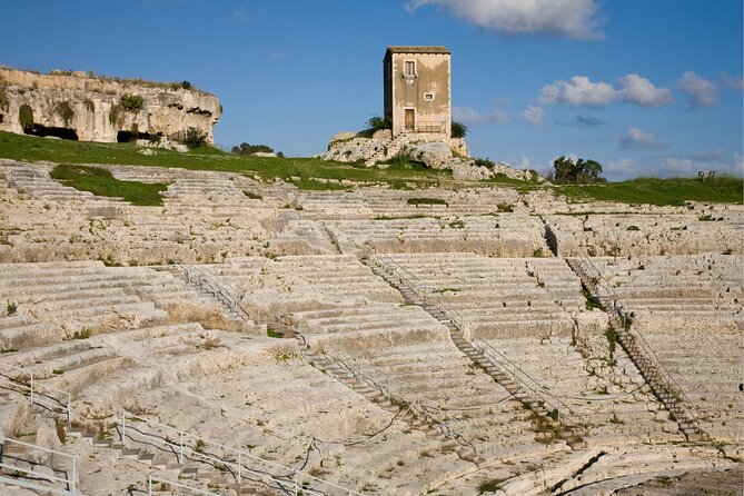 Syracuse Scavenger Hunt & Highlights Self Guided Audio Tour - Foro Siracusano and the Archimedes statue