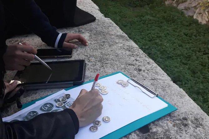 The Acropolis Treasure Hunt: Licensed Guide + Interactive Puzzles - The iPad, clues, and props: how the game works