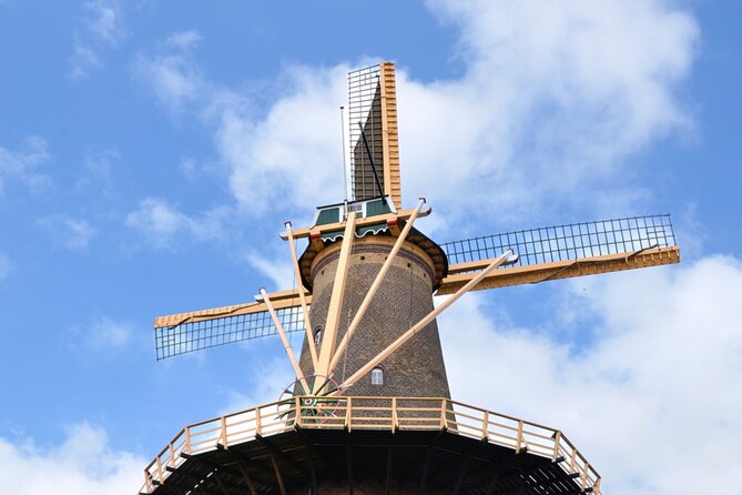 The Blue's Clues in Delft Exploration Game and Tour - Koornmarkt and Delft’s canal streets