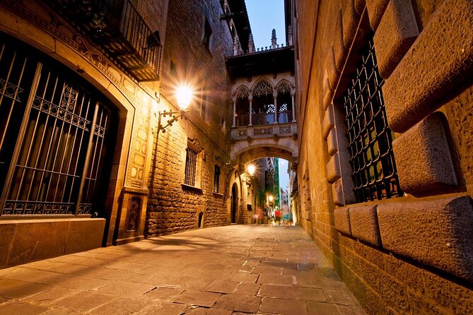 The Gothic Trail – Ghosts of Barcelona Exploration Game - Starting with ghosts in Plaça de Sant Jaume