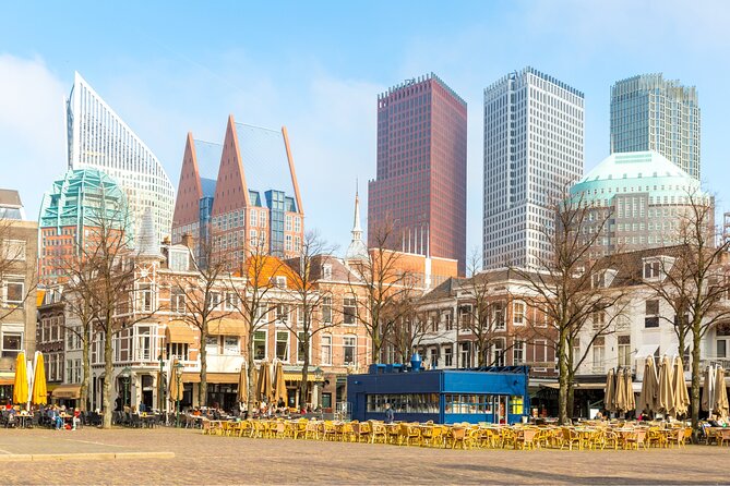 The Hague Scavenger Hunt and Highlights Self Guided Audio Tour - Het Plein and the Binnenhof