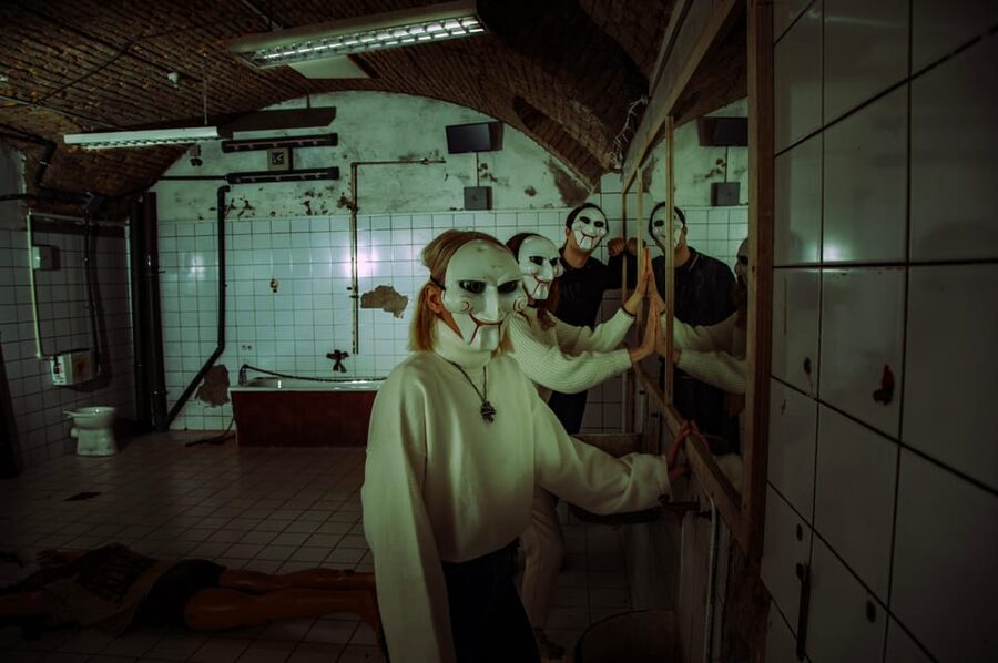 The Real Saw | Escape Room by PÁNiQ SZOBA - Entering Jigsaw’s Room in Central Hungary