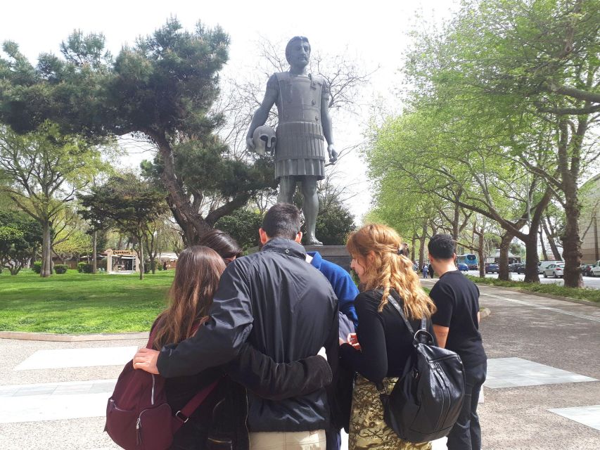 Thessaloniki: Family Treasure Hunt & Tour w Food Stop - Bey Hamam and the first lesser-known corners