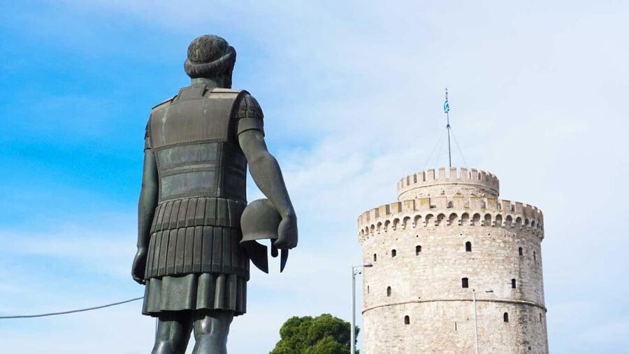 Thessaloniki: Family Treasure Hunt & Tour w Food Stop - Galerius Palace and the Roman chapter