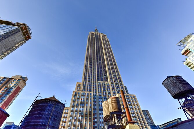 Time Warp in Flatiron: NYC Self-Guided Puzzle Quest - The Flatiron Building and William Jenkins Worth Monument