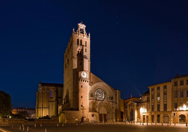 Toulouse "Ville Rose": Interactive Game & Walking Tour - Art and old stone at the Augustins Museum