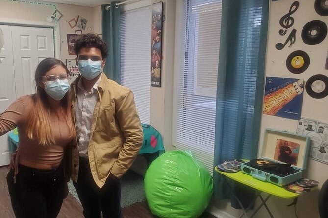 Trapped from the Future - Tampa 80s & 90s Escape Rooms - Physical effort and comfort