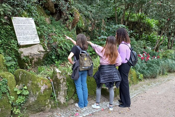 Treasure Hunt and Walking Tour in Sintra - Best for friends, families, and team building