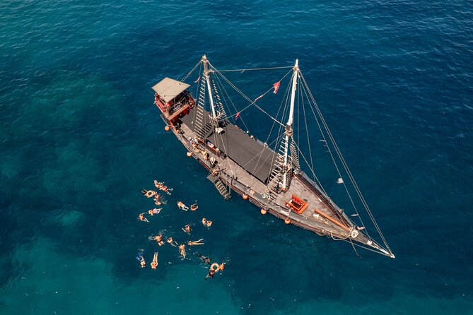 Treasure Hunt Snorkeling Lunch Cruise from Cabo San Lucas - The Arch of Cabo San Lucas