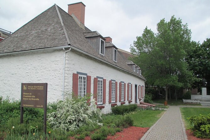 Trois-Rivières Self-Guided Walking Tour and Scavenger Hunt - Key points to know before you book