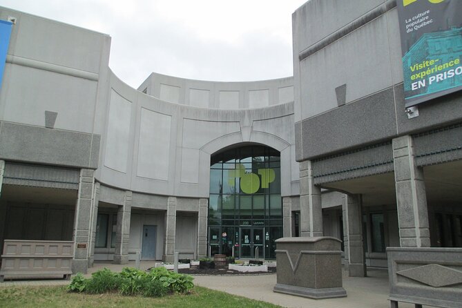 Trois-Rivières Self-Guided Walking Tour and Scavenger Hunt - A puzzle walk through Trois-Rivières history