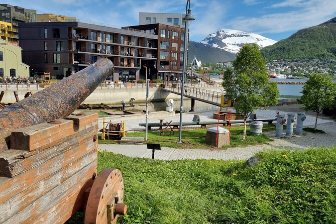 Tromso Walking Tour with Treasure Hunt and Arctic Cathedral Visit - Old and new Tromsø before the bridge