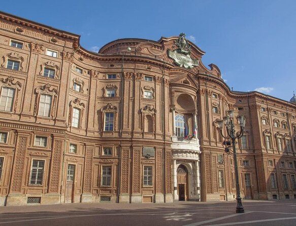 Turin Scavenger Hunt and Highlights Self Guided Audio Tour - A playful route through Turin’s royal center