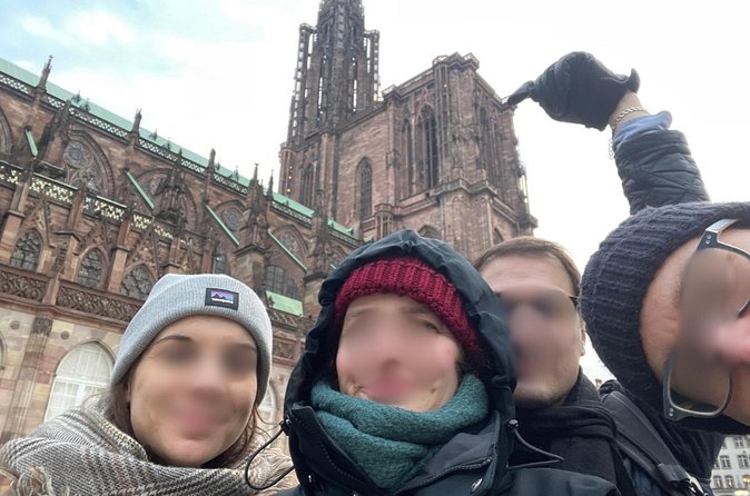 Urban cultural escape game the Sleeping Cathedral Strasbourg - Solving the puzzles with one smartphone