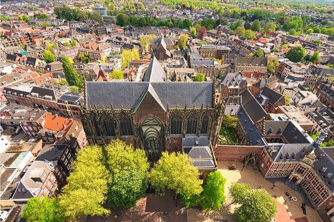 Utrecht Old Town: Medieval Monster Hunt & Walking Tour - How the ten riddle stops work