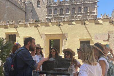 Valencia City Tour: A Treasure Hunt Experience
