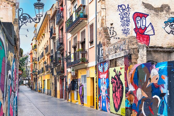 Valencia Iconic Sights Scavenger Hunt - Serranos Towers provide a strong finish