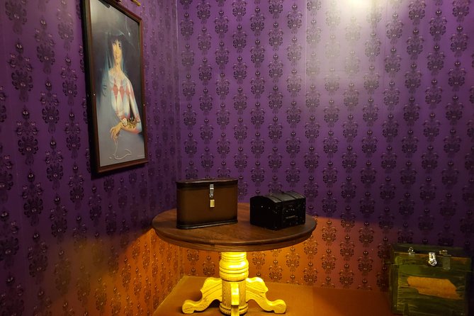 Vampire's Lair Escape Room Game for Private Group - Who will get the most from this Palm Springs activity?