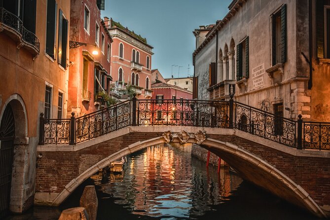 Venice Scavenger Hunt and Highlights Self Guided Audio Tour - Rialto Bridge and Campo San Salvador
