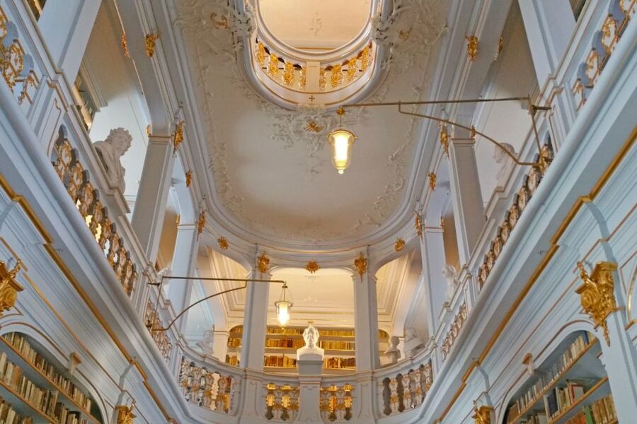 Weimar: Scavenger Hunt Self-Guided Walking Tour - Goethe and Schiller in the old center