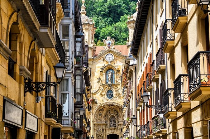 Who Am I? San Sebastian Identity Puzzle Adventure - From the post office to Maria Cristina Bridge