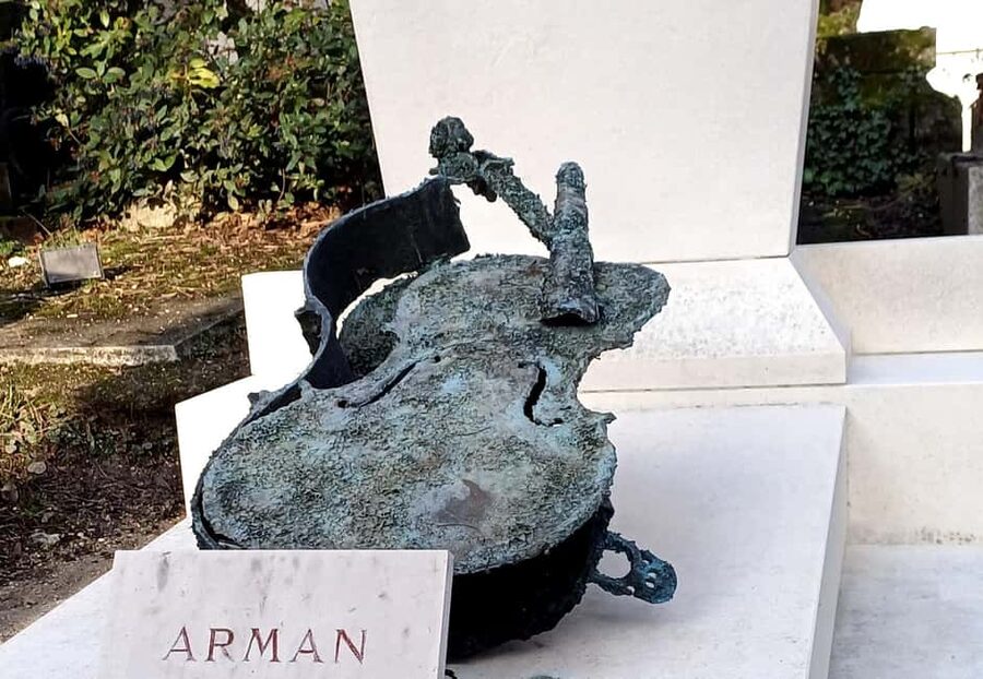 Who Killed Victor ? Escape Game at Père Lachaise Cemetery - Are the puzzles difficult?