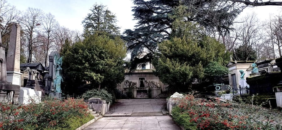 Who Killed Victor ? Escape Game at Père Lachaise Cemetery - How the investigation unfolds