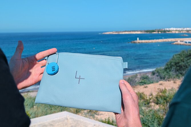 XploreMe! - Coral Bay Scavenger Hunt Outdoor Activity - Playing as a Team of Two or More